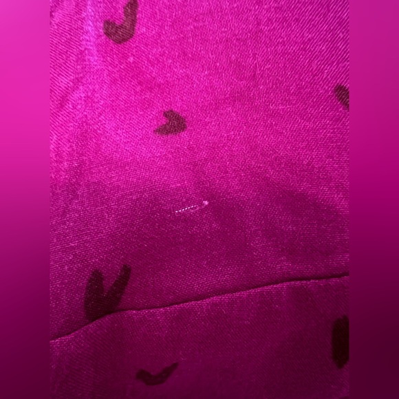 Fuchsia Heart Print Women's Top - Picture 9 of 9